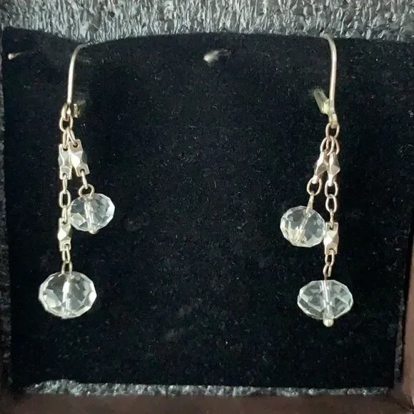 Crystal lever back dangle earrings - Picture 4 of 4